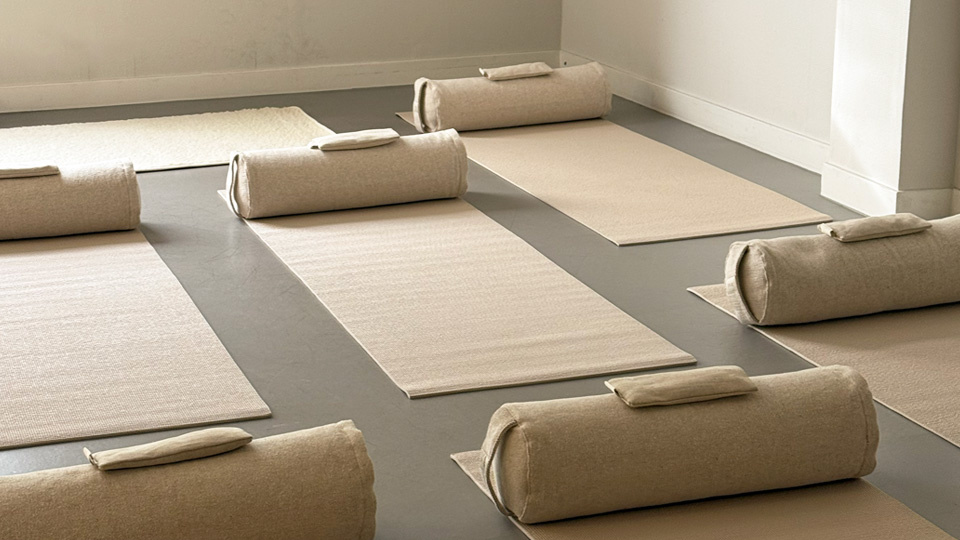 Mag ik mijn eigen yogamat meenemen naar een yogastudio?