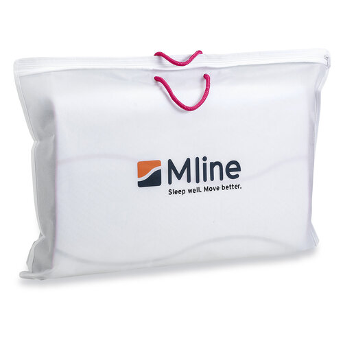 M Line Pillow You fuchsia / rood 9 cm kussen M Line Pillow You fuchsia / rood 9 cm kussen