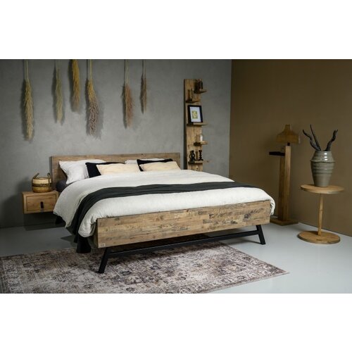 Steel & Stockings Bed Viggo Steel & Stockings Bed Viggo