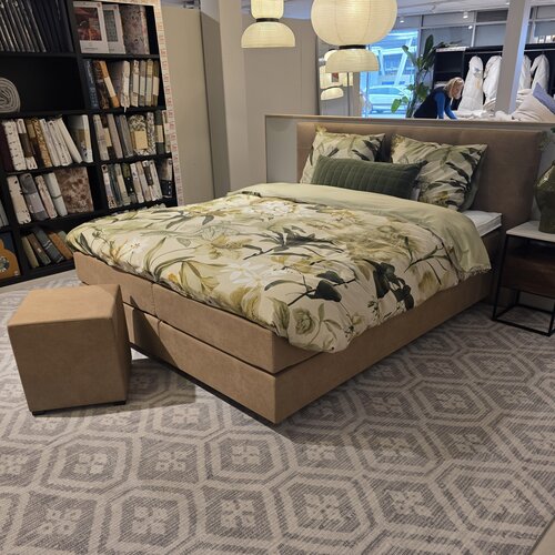 HML Bedding Boxspring Forte 4000 vlak, 180x210, Jeep 010,  Animato, matras courante, topper Fuoco, hocker Maestro