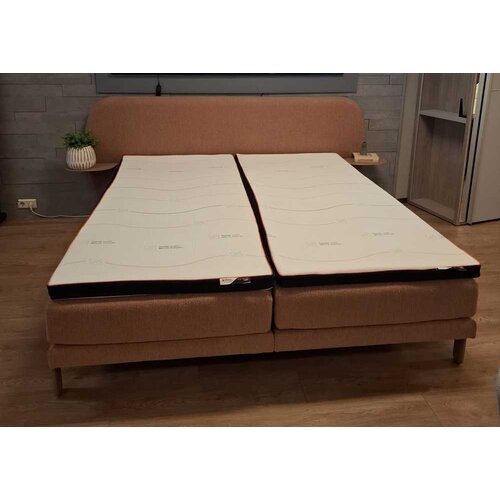 M line Showmodel Element Lush 180x210 / vlak + vlak / Stof: Gear Powder / Poot: Fusion Metallic Earth / Tafels: Matellic Earth / incl. Air Release