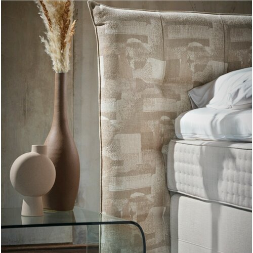Pullman Showmodel Boxspring Original Aspen vlak 180x200 - Stof: Momento Beige / Hoofdbord stof: Still Life Pigeon - Poten: 15cm zwart chroom conisch