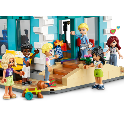 LEGO Friends 41748 Heartlake City Buurtcentrum