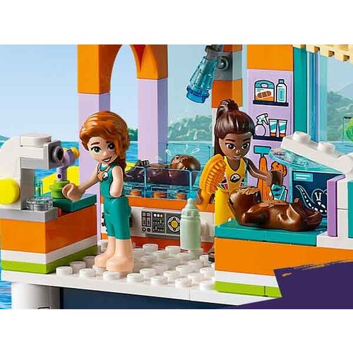 LEGO Friends 41736 Reddingscentrum op zee