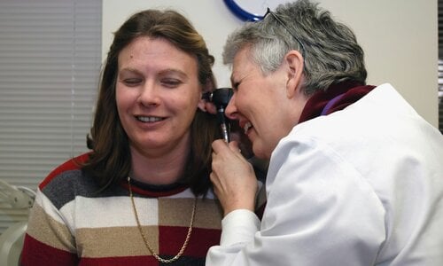 Kan een gehoorapparaat helpen tegen oorsuizen? 