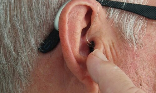 How to Clean a Hearing Aid?