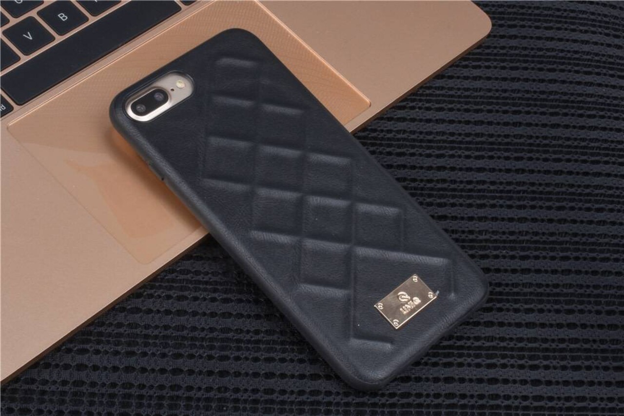 UNIQ Accessory UNIQ Accessory iPhone 7-8 Plus Hard Case Back cover Kunstleer - Zwart UNIQ Accessory UNIQ Accessory iPhone 7-8 Plus Hard Case Back cover Kunstleer - Zwart