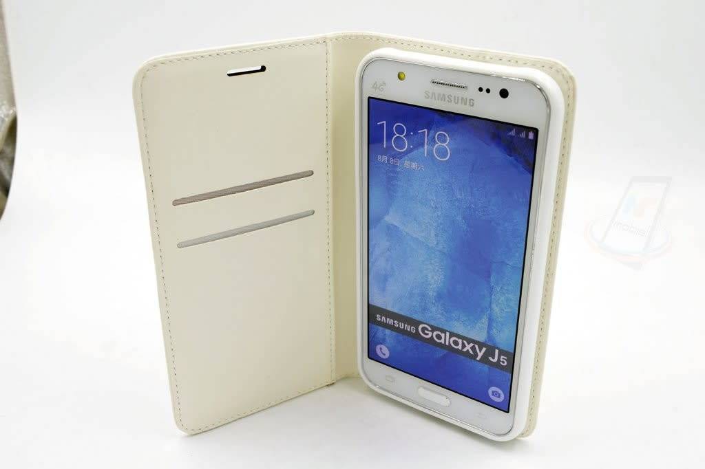 Samsung Galaxy J5 (2015) Pasjeshouder Wit Booktype hoesje - Magneetsluiting - Kunststof;TPU NT Mobiel Accessoires - Nederland
