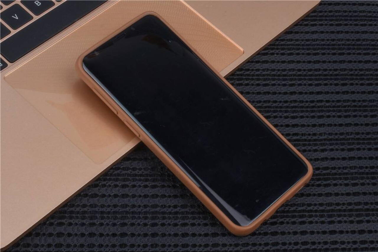 UNIQ Accessory UNIQ Accessory Galaxy S10 Kunstleer Hard Case Back cover - Bruin UNIQ Accessory UNIQ Accessory Galaxy S10 Kunstleer Hard Case Back cover - Bruin