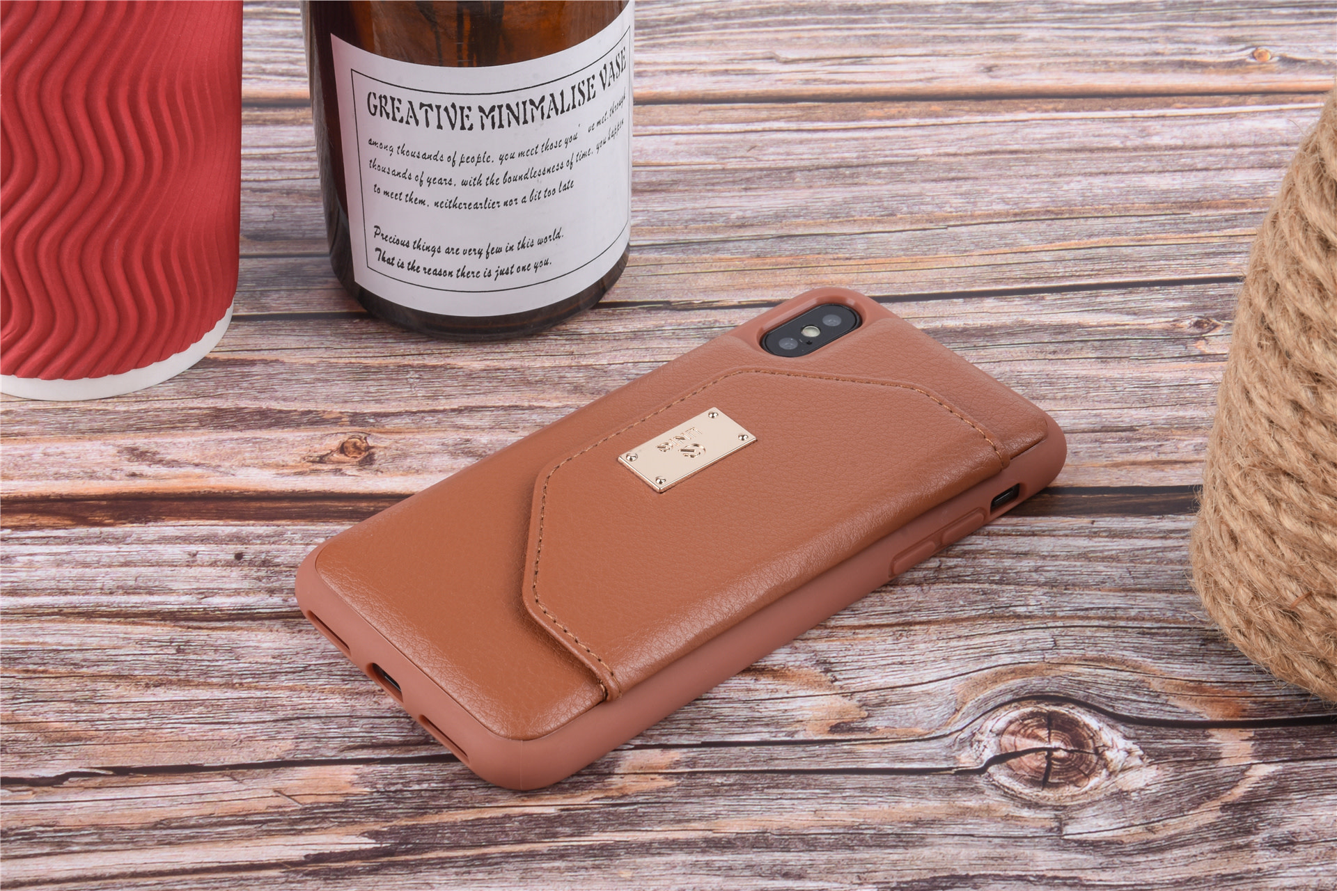UNIQ Accessory Backcover voor iPhone X-Xs - Bruin (8719273285466), foto 3 van 6