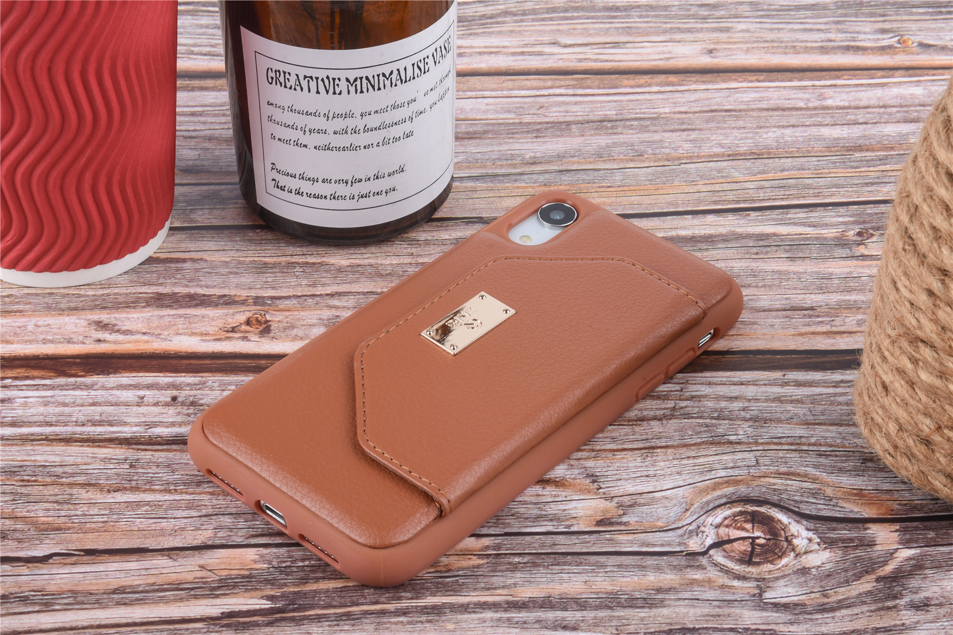 UNIQ Accessory Backcover voor iPhone XR - Bruin (8719273285589), foto 3 van 6