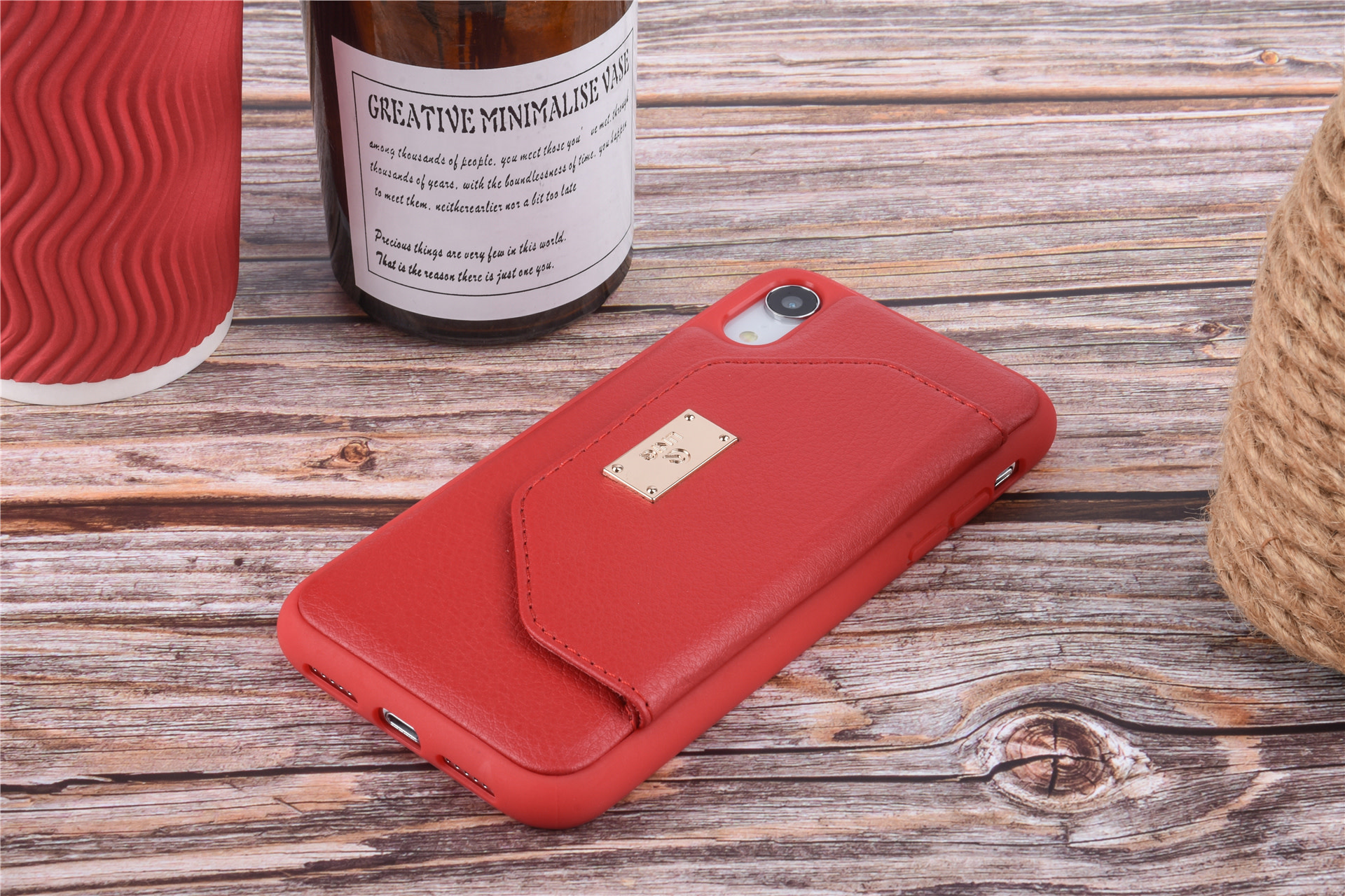 UNIQ Accessory Backcover voor iPhone XR - Rood (8719273285602), foto 4 van 6