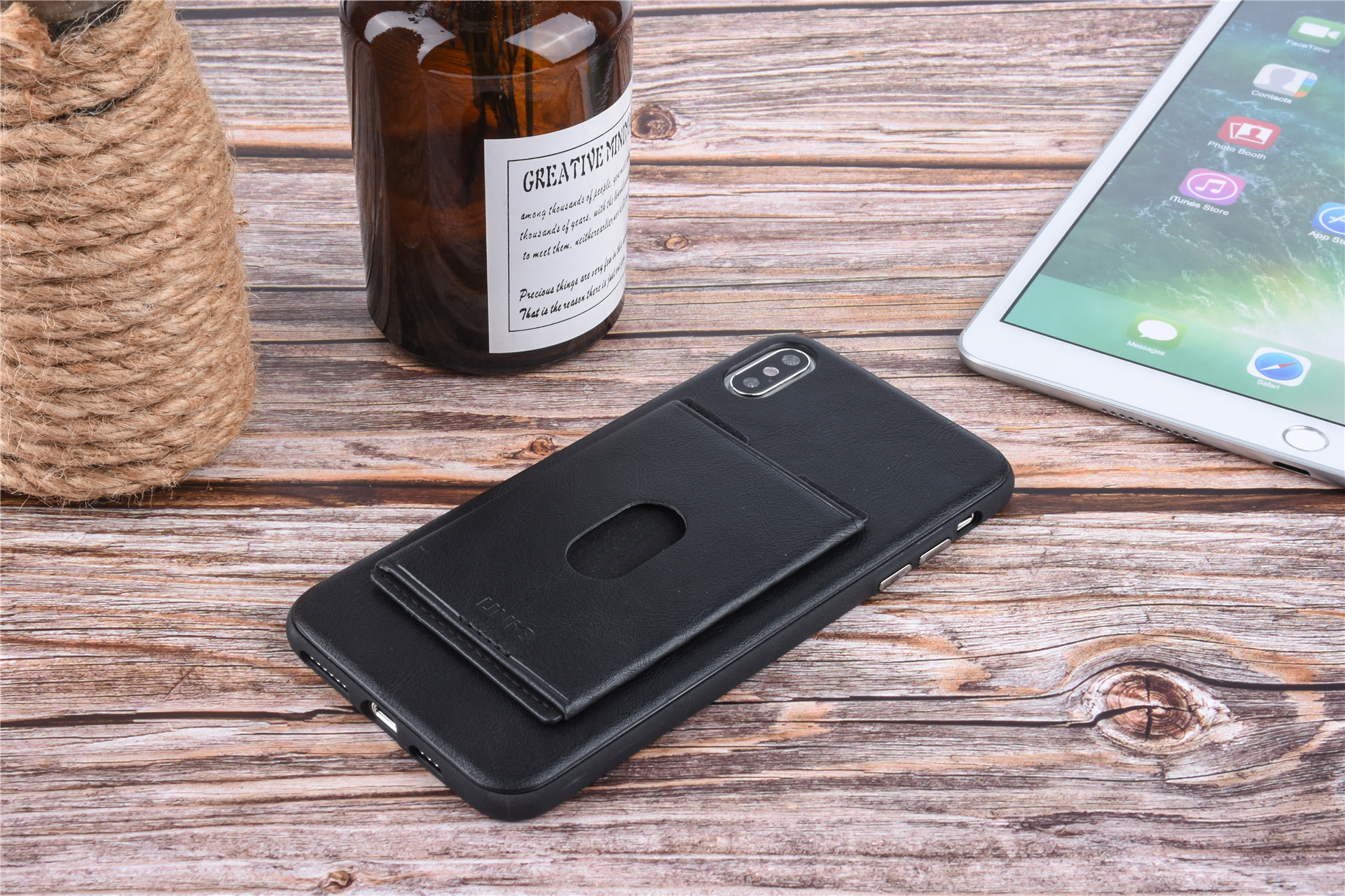 UNIQ Accessory Backcover voor iPhone X-Xs Max - Zwart (8719273283844), foto 4 van 6