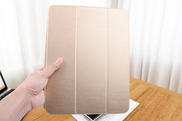 Apple iPad Pro 12.9 (2018) Goud Smart Case - Book Case Tablethoes Apple iPad Pro 12.9 (2018) Goud Smart Case - Book Case Tablethoes