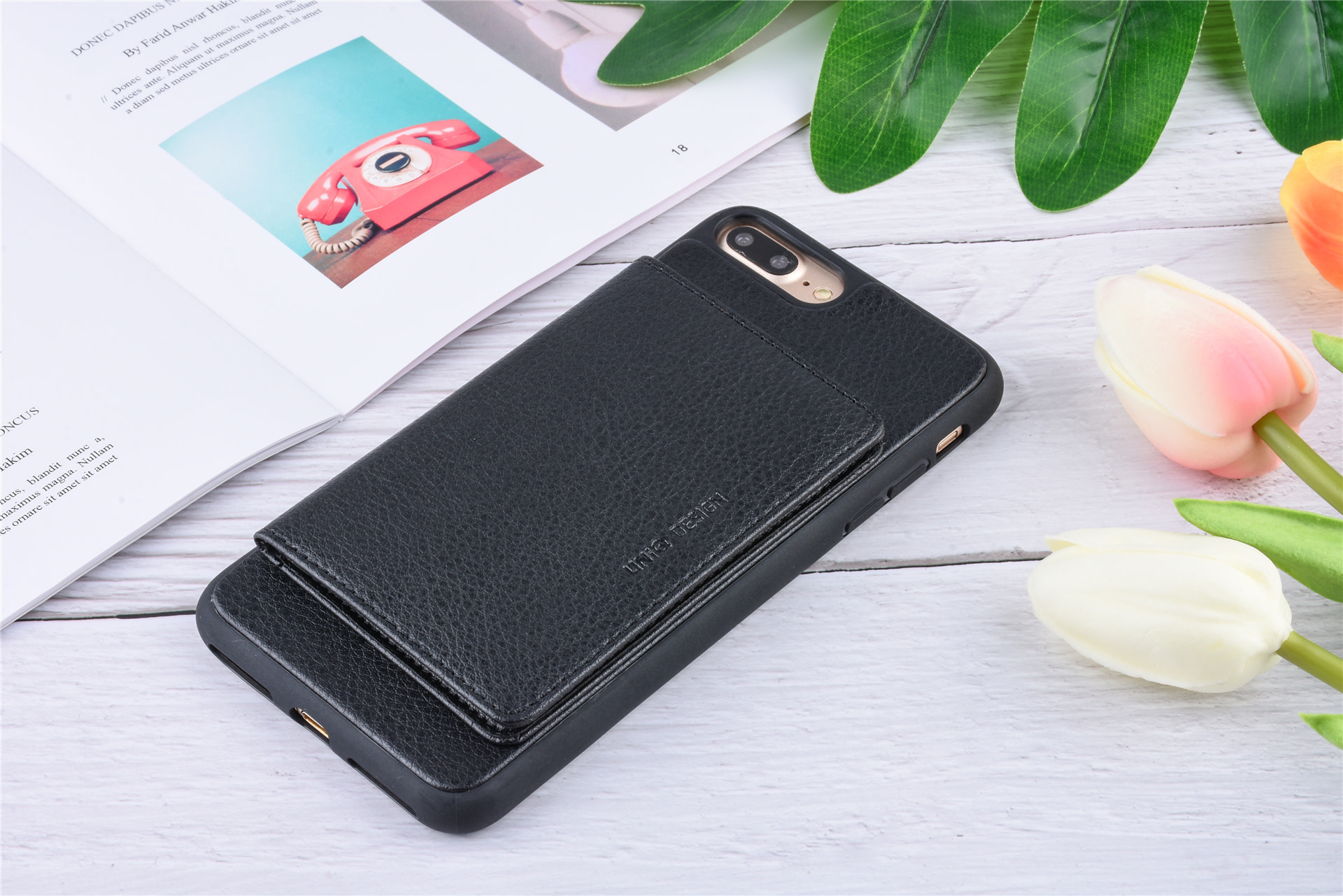 UNIQ Accessory UNIQ Accessory iPhone 7-8 Plus Kunstleer Backcover hoesje - Zwart, foto 5 van 6