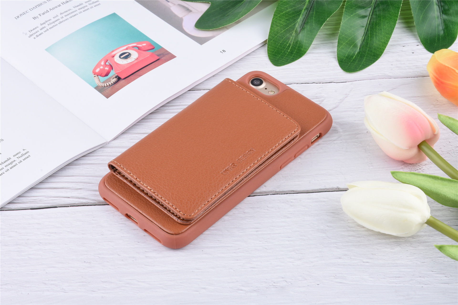 UNIQ Accessory UNIQ Accessory iPhone 7-8 Kunstleer Backcover hoesje - Bruin, foto 6 van 6