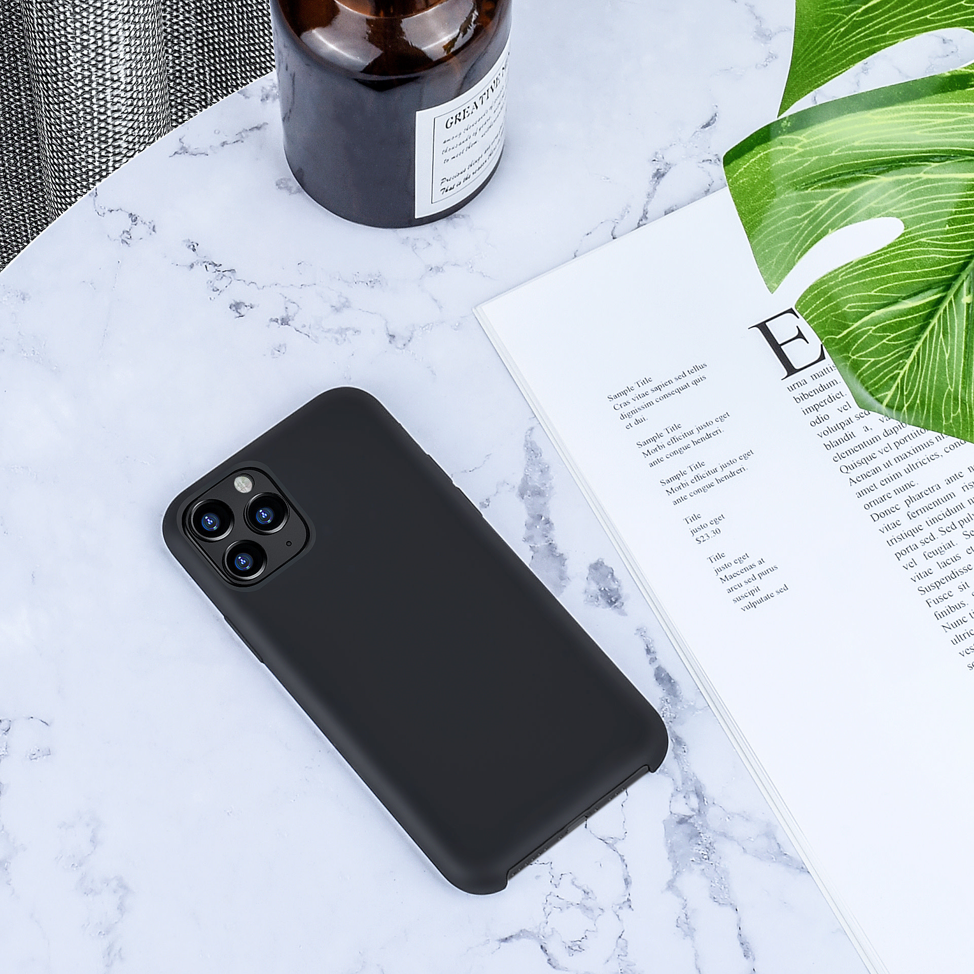 Apple iPhone 11 Pro Zwart Backcover hoesje Soft Touch, foto 5 van 5