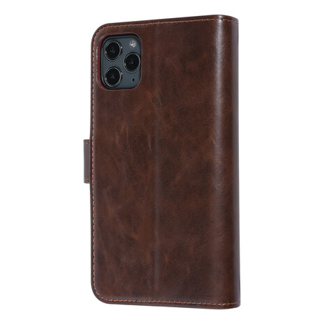 UNIQ Accessory UNIQ Accessory Bruin hoesje iPhone 11 Pro Max - Book Case - Zachte huid UNIQ Accessory UNIQ Accessory Bruin hoesje iPhone 11 Pro Max - Book Case - Zachte huid