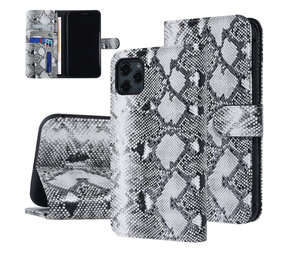 UNIQ Accessory UNIQ Accessory Apple iPhone 11 Pro Max Black and White Snakeskin Book type case UNIQ Accessory UNIQ Accessory Apple iPhone 11 Pro Max Black and White Snakeskin Book type case