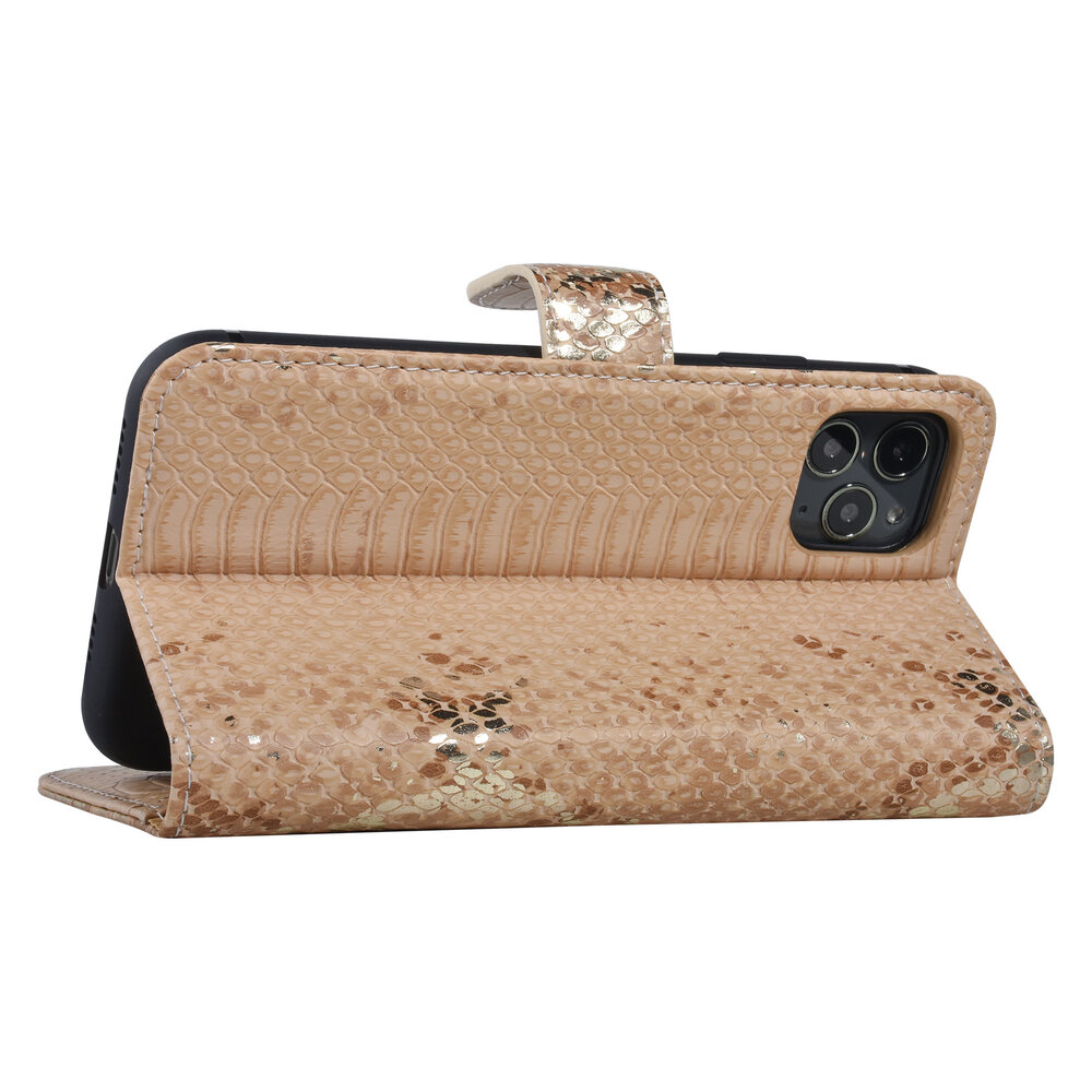 UNIQ Accessory UNIQ Accessory Apple iPhone 11 Pro Max Gold Snakeskin Book type case UNIQ Accessory UNIQ Accessory Apple iPhone 11 Pro Max Gold Snakeskin Book type case
