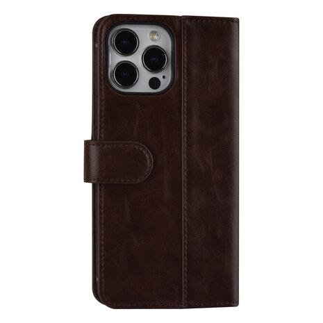 UNIQ Accessory UNIQ Accessory Book type housse iPhone 13 Pro Max - Porte-cartes - Fermeture magnétique - Marron UNIQ Accessory UNIQ Accessory Book type housse iPhone 13 Pro Max - Porte-cartes - Fermeture magnétique - Marron