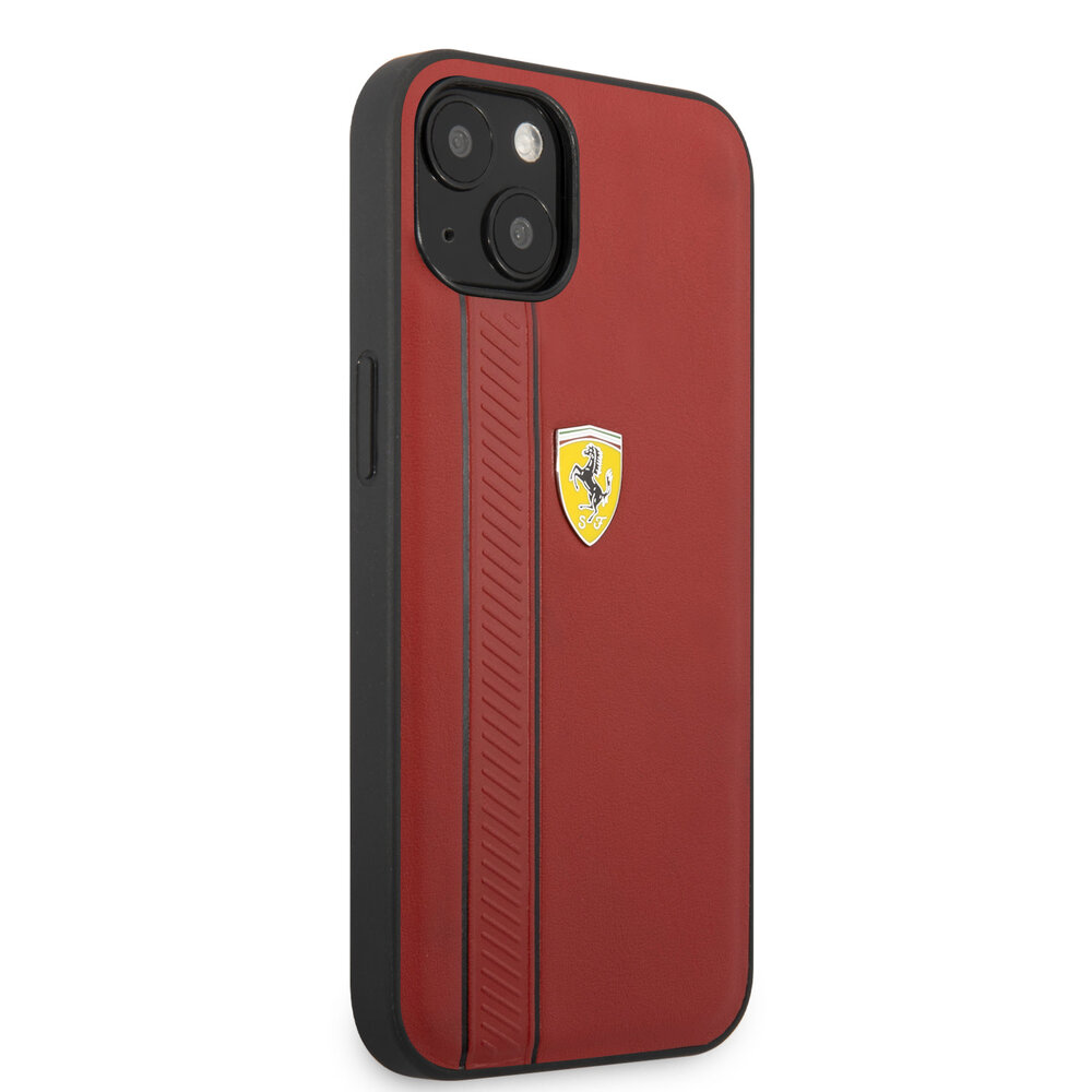 Ferrari Ferrari Hardcase iPhone 13 & 14 - Debossed Stripes - Red Ferrari Ferrari Hardcase iPhone 13 & 14 - Debossed Stripes - Red