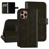 UNIQ Accessory UNIQ Accessory iPhone 12 - 12 Pro Leren Book Case hoesje - DonkerGroen - Pasjeshouder voor 9 pasjes - Magneetsluiting UNIQ Accessory UNIQ Accessory iPhone 12 - 12 Pro Leren Book Case hoesje - DonkerGroen - Pasjeshouder voor 9 pasjes - Magneetsluiting