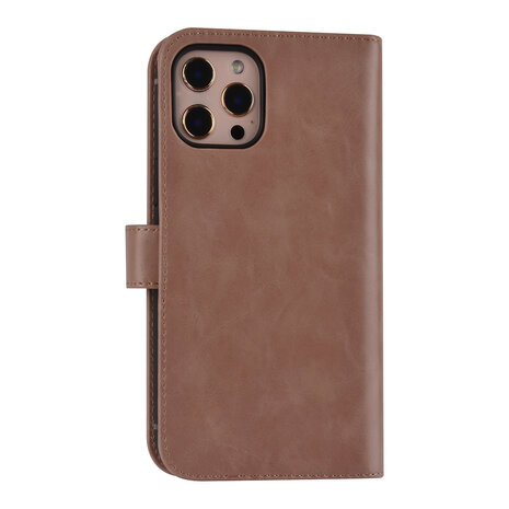 UNIQ Accessory UNIQ Accessory iPhone 12 Pro Max Leren Book Case hoesje - Rosegold - Pasjeshouder voor 9 pasjes - Magneetsluiting UNIQ Accessory UNIQ Accessory iPhone 12 Pro Max Leren Book Case hoesje - Rosegold - Pasjeshouder voor 9 pasjes - Magneetsluiting