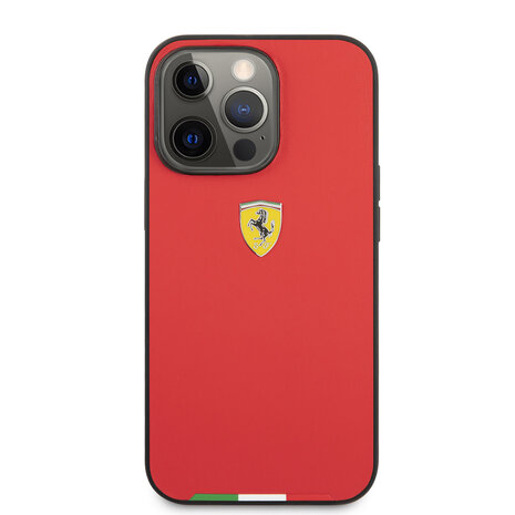 Ferrari Ferrari iPhone 13 Pro Max Hardcase Backcover hoesje - Italy Flag Line Red - Rood Ferrari Ferrari iPhone 13 Pro Max Hardcase Backcover hoesje - Italy Flag Line Red - Rood