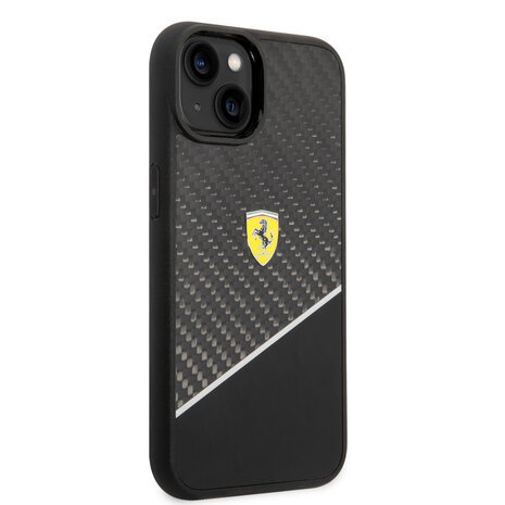 Ferrari Ferrari iPhone 14 & 15 Plus Hardcase-Ruckseite - Carbon - Stripe - Schwarz Ferrari Ferrari iPhone 14 & 15 Plus Hardcase-Ruckseite - Carbon - Stripe - Schwarz
