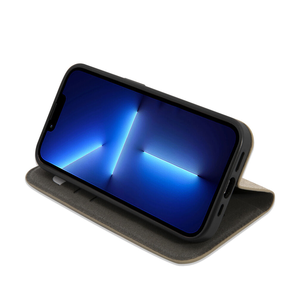 Guess Guess etui pour iPhone 14 & 15 Plus - Croco - 3 emplacements pour cartes - Or Guess Guess etui pour iPhone 14 & 15 Plus - Croco - 3 emplacements pour cartes - Or