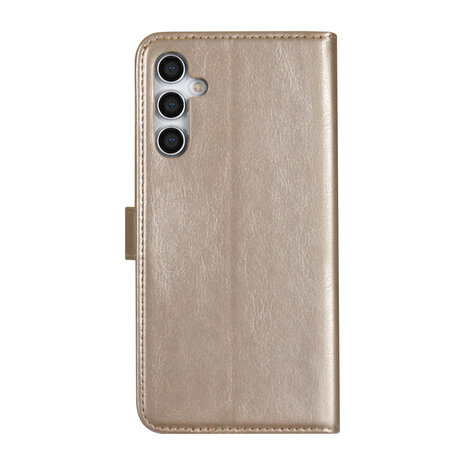 UNIQ Accessory UNIQ Accessory Galaxy A34 5G Book Case hoesje - Pasjeshouder voor 3 pasjes - Hanger - Goud UNIQ Accessory UNIQ Accessory Galaxy A34 5G Book Case hoesje - Pasjeshouder voor 3 pasjes - Hanger - Goud