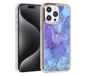 UNIQ Accessory UNIQ Accessory Coque arrière en iPhone 15 Pro Max - Marble Purple UNIQ Accessory UNIQ Accessory Coque arrière en iPhone 15 Pro Max - Marble Purple