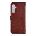 TUNIQ TUNIQ Galaxy A55 Book Case hoesje - Pasjeshouder voor 3 pasjes - Magneetsluiting - Hanger - Braun