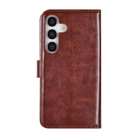 UNIQ Accessory UNIQ Accessory Galaxy S24 Book type case - 3 pasjeshouder - Brown UNIQ Accessory UNIQ Accessory Galaxy S24 Book type case - 3 pasjeshouder - Brown