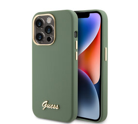 Guess Guess iPhone 15 Pro Back-Cover hul - Script metal logo - Kaki Guess Guess iPhone 15 Pro Back-Cover hul - Script metal logo - Kaki