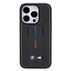 BMW BMW iPhone 15 Pro Backcover hoesje - Gripstand - Carbon Print - Zwart BMW BMW iPhone 15 Pro Backcover hoesje - Gripstand - Carbon Print - Zwart