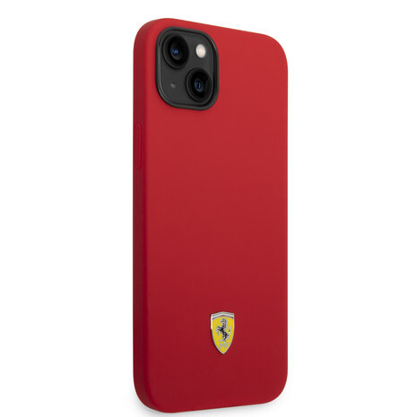 Ferrari Ferrari iPhone 14 Plus & 15 Plus Backcover hoesje - Liquid Silicone - Black Camera Outline - Rood Ferrari Ferrari iPhone 14 Plus & 15 Plus Backcover hoesje - Liquid Silicone - Black Camera Outline - Rood