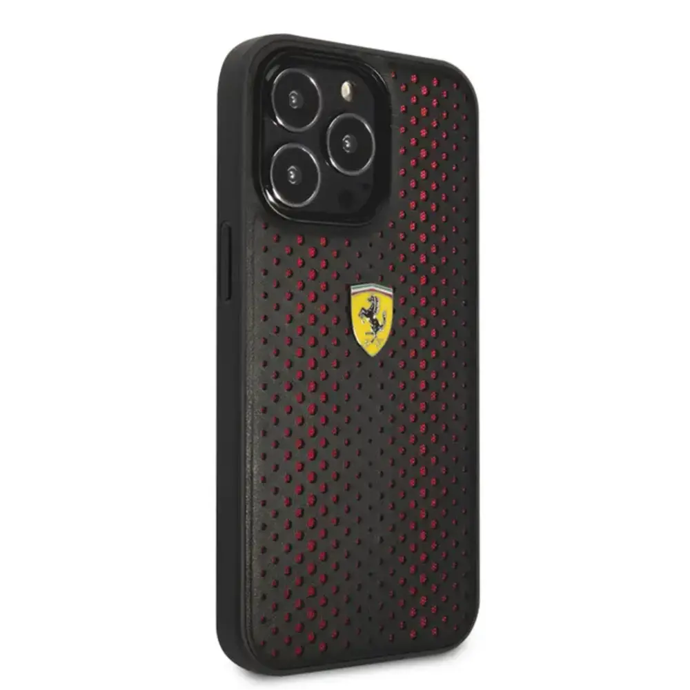 Ferrari Ferrari iPhone 14 Pro Back cover coque Leather Perfo - Rouge Ferrari Ferrari iPhone 14 Pro Back cover coque Leather Perfo - Rouge