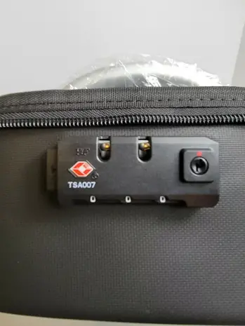 Arctic Hunter Password Lock USB Backpack - Grijs Arctic Hunter Password Lock USB Backpack - Grijs