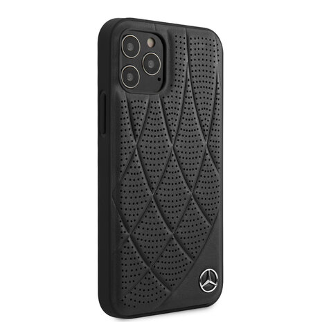 Mercedes-Benz Mercedes-Benz iPhone 12 Pro Max Back cover coque - Genuine Leather - Perforated Bow Line - Noir Mercedes-Benz Mercedes-Benz iPhone 12 Pro Max Back cover coque - Genuine Leather - Perforated Bow Line - Noir