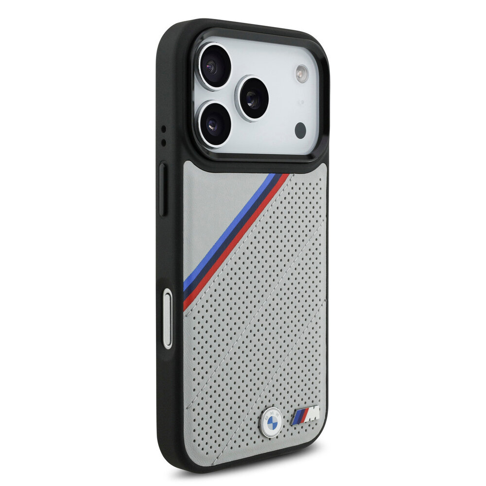 BMW BMW iPhone 17 Pro Backcover hoesje - MagSafe - PU Leather Case With Tricolor Slanted Stripes & Metal Logos - Grijs BMW BMW iPhone 17 Pro Backcover hoesje - MagSafe - PU Leather Case With Tricolor Slanted Stripes & Metal Logos - Grijs
