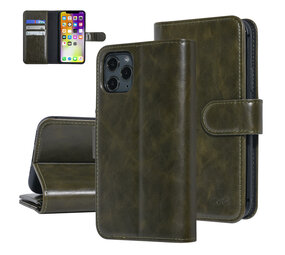 UNIQ Accessory UNIQ Accessory DonkerGroen hoesje voor iPhone 11 Pro - Book Case - Pasjeshouder voor 9 pasjes - Magneetsluiting UNIQ Accessory UNIQ Accessory DonkerGroen hoesje voor iPhone 11 Pro - Book Case - Pasjeshouder voor 9 pasjes - Magneetsluiting