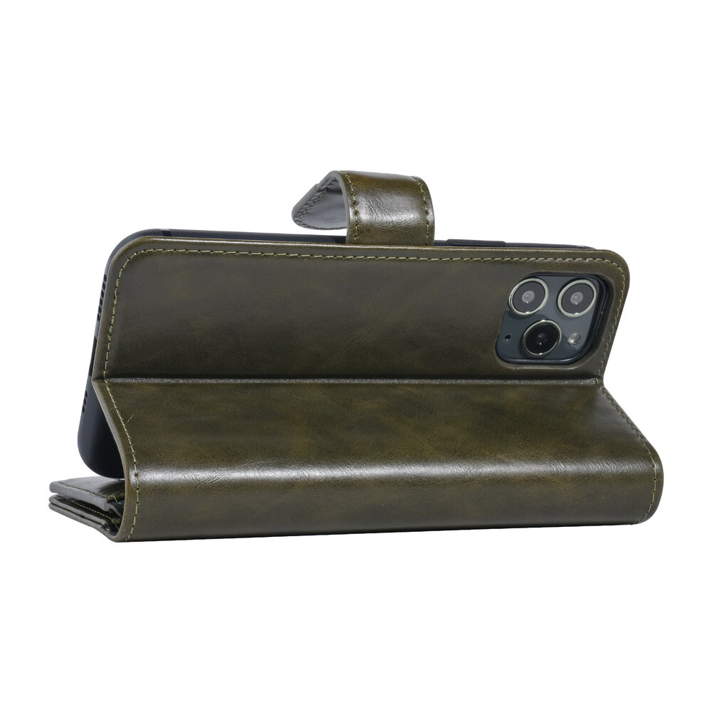 UNIQ Accessory UNIQ Accessory Book type housse iPhone 11 Pro - Porte-cartes - Fermeture magnétique - Vert foncé UNIQ Accessory UNIQ Accessory Book type housse iPhone 11 Pro - Porte-cartes - Fermeture magnétique - Vert foncé