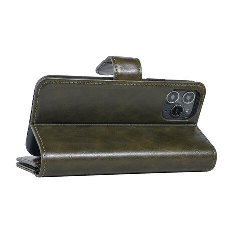 UNIQ Accessory UNIQ Accessory Book type housse iPhone 11 Pro - Porte-cartes - Fermeture magnétique - Vert foncé UNIQ Accessory UNIQ Accessory Book type housse iPhone 11 Pro - Porte-cartes - Fermeture magnétique - Vert foncé