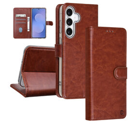 TUNIQ TUNIQ Galaxy S25 FE Book Case hoesje - Pasjeshouder voor 3 pasjes - Magneetsluiting - Hanger - Bruin