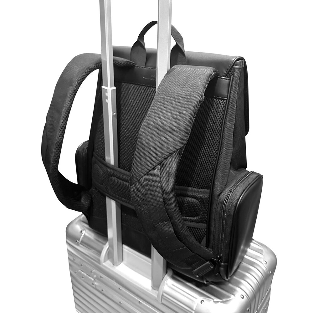 BMW BMW M Backpack - SIG Backpack 15 Inch with Side Pockets & Metal Logo - Black BMW BMW M Backpack - SIG Backpack 15 Inch with Side Pockets & Metal Logo - Black