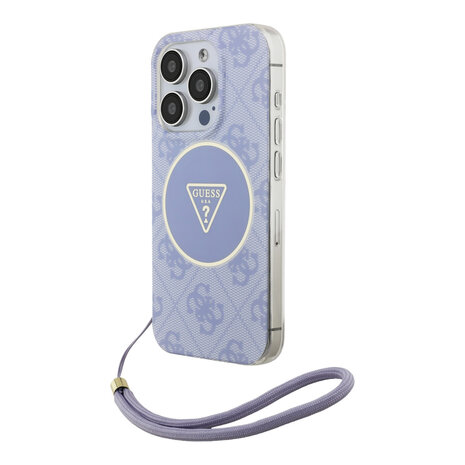 Guess Guess iPhone 15 Pro Backcover hoesje - HC O Magsafe IML 4G Triangle W/ Cord Strap - Paars Guess Guess iPhone 15 Pro Backcover hoesje - HC O Magsafe IML 4G Triangle W/ Cord Strap - Paars