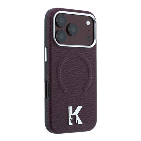Karl Lagerfeld Karl iPhone 18 Pro Hoesje harde behuizing - MagSafe - SW - generfd PU - ring in reliëf - Kameo-logo Bordeauxrood Karl Lagerfeld Karl iPhone 18 Pro Hoesje harde behuizing - MagSafe - SW - generfd PU - ring in reliëf - Kameo-logo Bordeauxrood