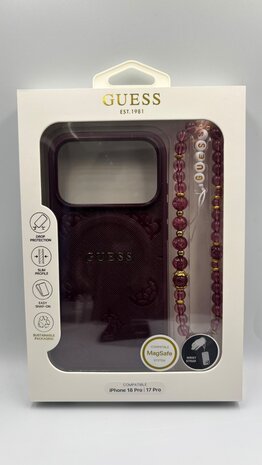 Guess Guess iPhone 18 Pro Max/17 Pro Max Hardcase MagSafe Saffiano met pioenroos, ringstandaard en parelkoord - Bordeaux Guess Guess iPhone 18 Pro Max/17 Pro Max Hardcase MagSafe Saffiano met pioenroos, ringstandaard en parelkoord - Bordeaux
